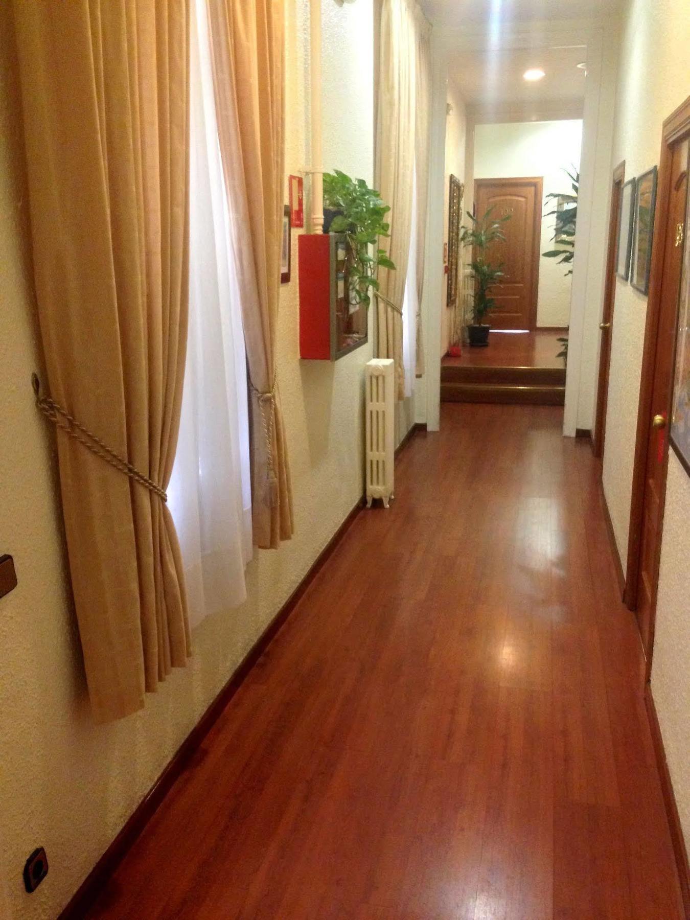 Apartment Pelayo Deluxe Barcelona